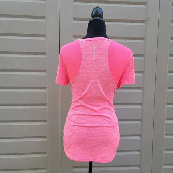 Tee Shirt womens L (12-14) polyester Semi Fitted Danskin Now Neon Pink Mesh Vent - Picture 8 of 10